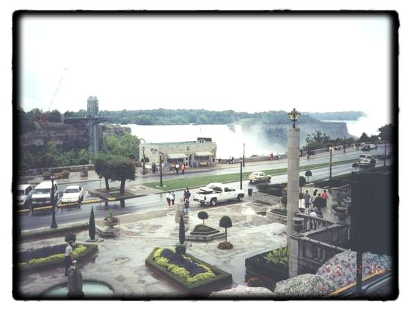Full_view_of_Niagara
